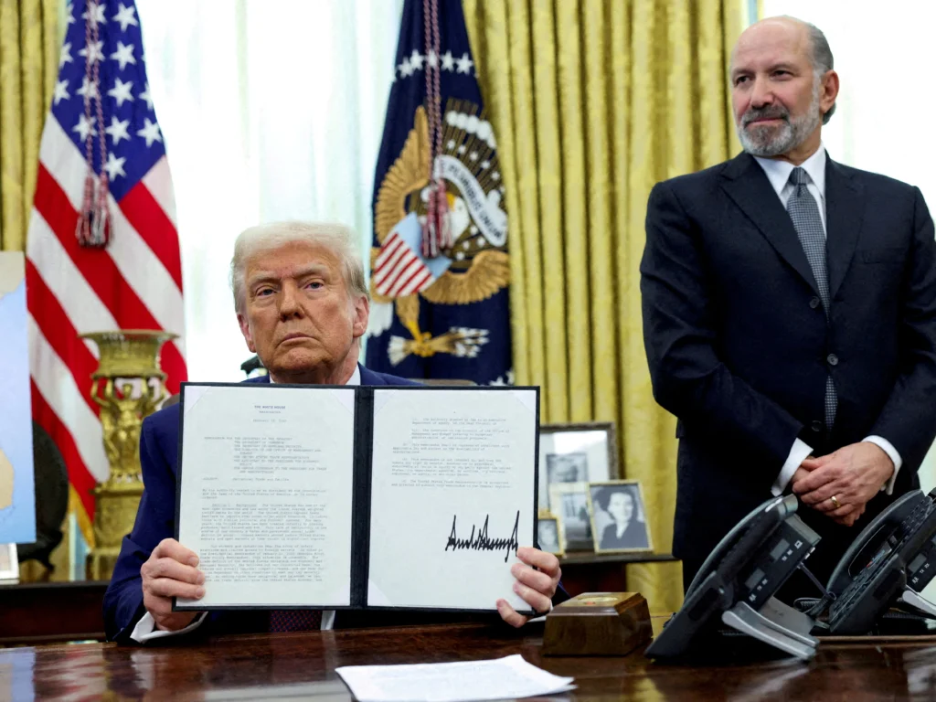 82268659007 20250311 t 151015 z 1689114153 rc 2 ttcaq 1 wsc rtrmadp 3 usatrumptariffscanada.JPG