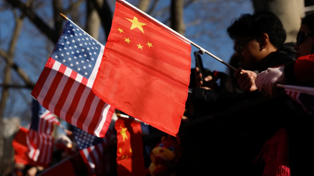 中国股市稳住了!幕后操盘手竟然是它?(feat. 特别国债、AI、DeepSeek、民营大佬) 9 78168274007 20250129 t 162649 z 1625327169 rc 2 sjcatoohx rtrmadp 3 lunarnewyearnewyorkfirecrackers