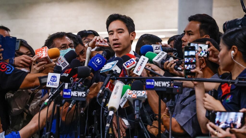 泰国王室与军方大博弈:拉玛十世的离婚风波、选举反转与赌场江湖(feat. 王朝风云、柬埔寨、辛那瓦家族、泰国政治、军方权力、赌场战争) 10 230713091129 02 pita limjaroenrat